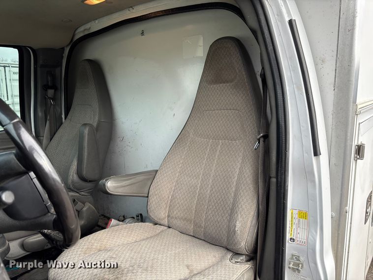 image for item EV3440 2017 Chevrolet Express 3500 utility van