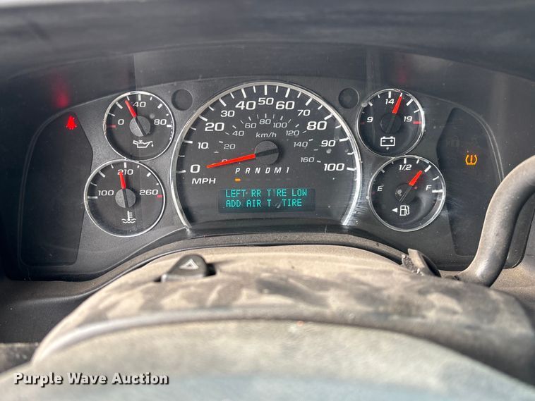 image for item EV3440 2017 Chevrolet Express 3500 utility van