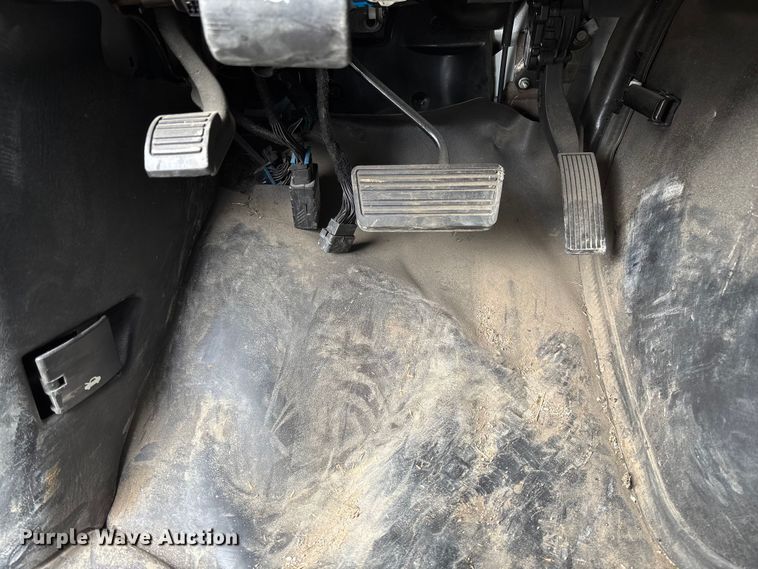 image for item EV3440 2017 Chevrolet Express 3500 utility van