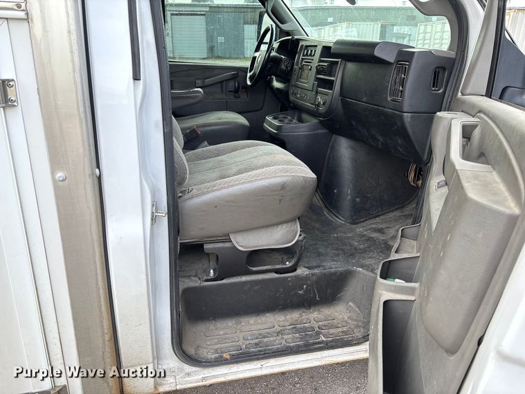 image for item EV3440 2017 Chevrolet Express 3500 utility van