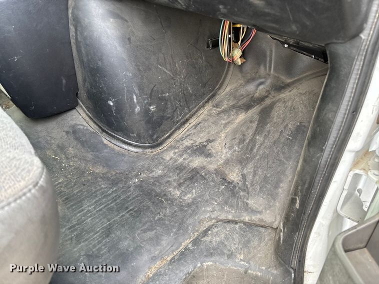 image for item EV3440 2017 Chevrolet Express 3500 utility van