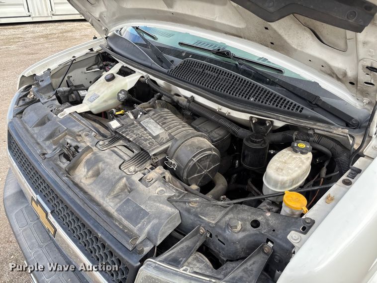 image for item EV3440 2017 Chevrolet Express 3500 utility van