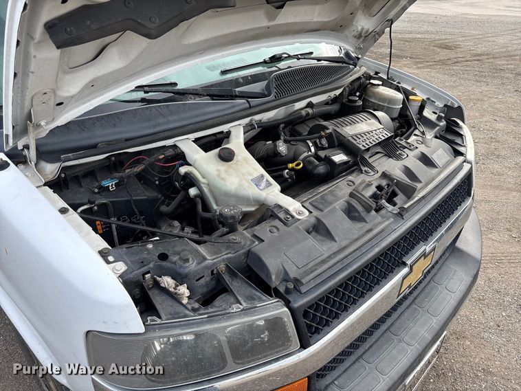 image for item EV3440 2017 Chevrolet Express 3500 utility van