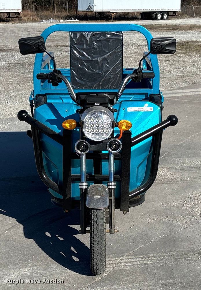 image for item EV3452 2025 IR IRET13 electric tricycle