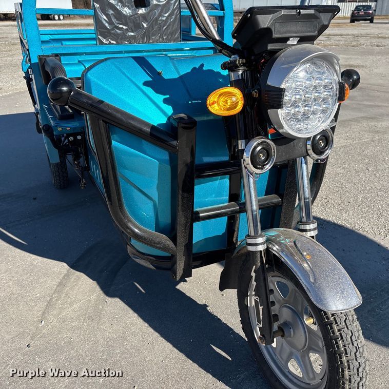 image for item EV3452 2025 IR IRET13 electric tricycle