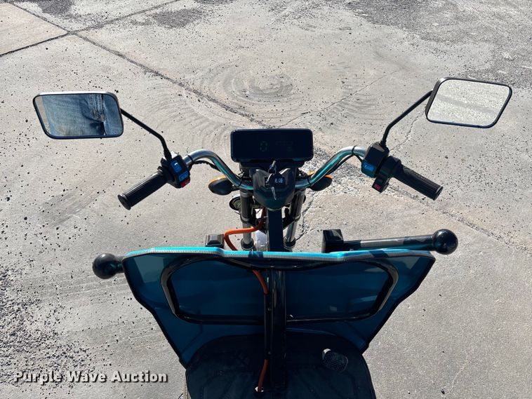 image for item EV3452 2025 IR IRET13 electric tricycle