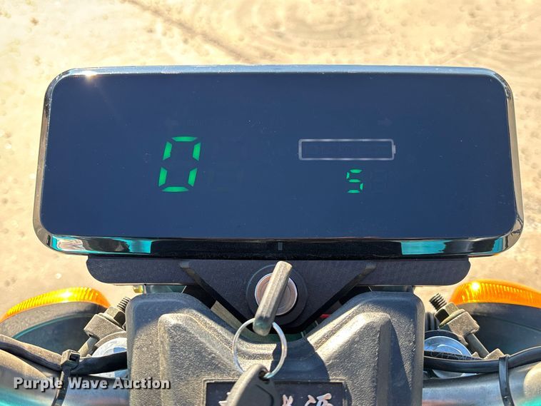 image for item EV3452 2025 IR IRET13 electric tricycle