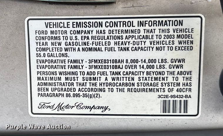 image for item EV3480 2004 Ford E450 shuttle bus