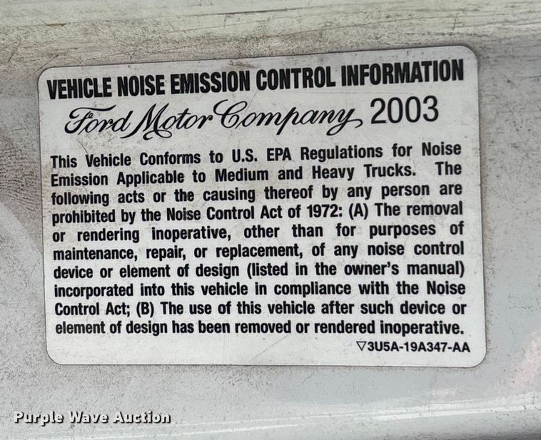 image for item EV3480 2004 Ford E450 shuttle bus