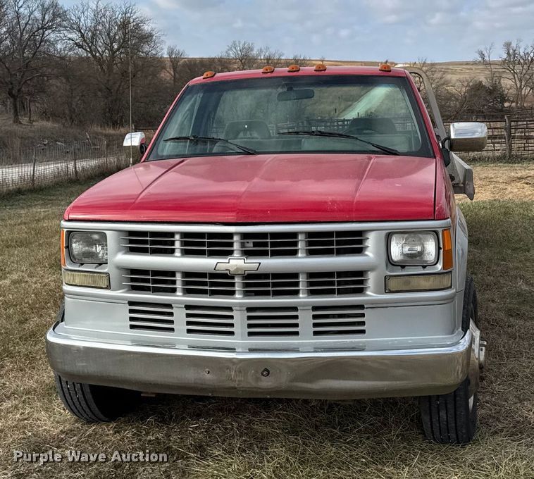 image for item FB0517 1994 Chevrolet C3500 rollback truck