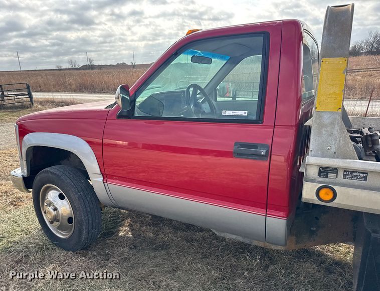 image for item FB0517 1994 Chevrolet C3500 rollback truck