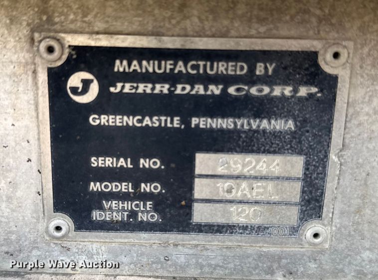 image for item FB0517 1994 Chevrolet C3500 rollback truck