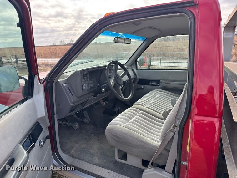 image for item FB0517 1994 Chevrolet C3500 rollback truck