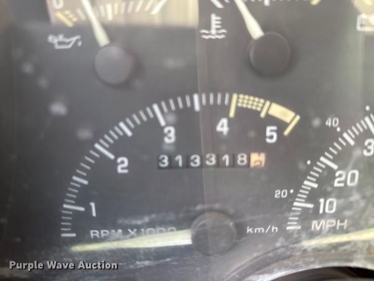 image for item FB0517 1994 Chevrolet C3500 rollback truck