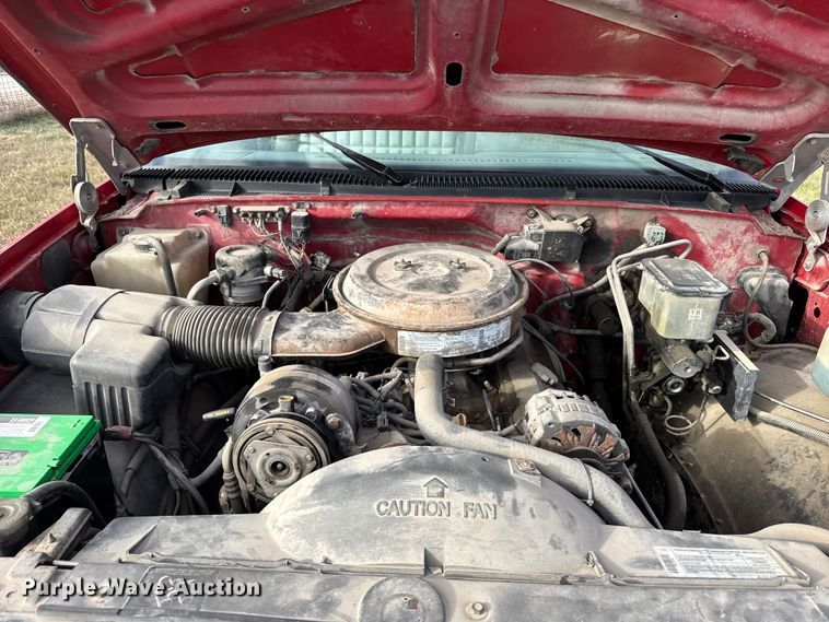 image for item FB0517 1994 Chevrolet C3500 rollback truck