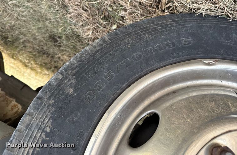 image for item FB0517 1994 Chevrolet C3500 rollback truck