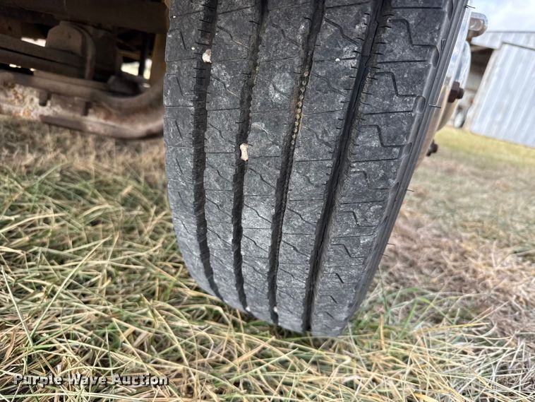 image for item FB0517 1994 Chevrolet C3500 rollback truck