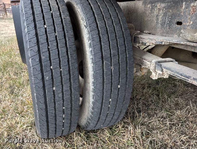 image for item FB0517 1994 Chevrolet C3500 rollback truck