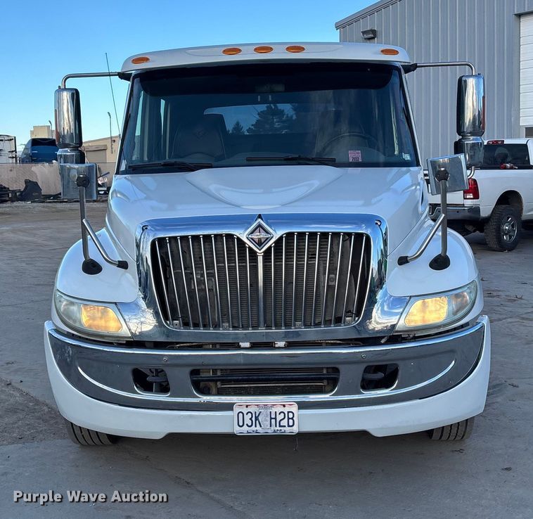 image for item FG1530 2007 International RX  Crew Cab truck