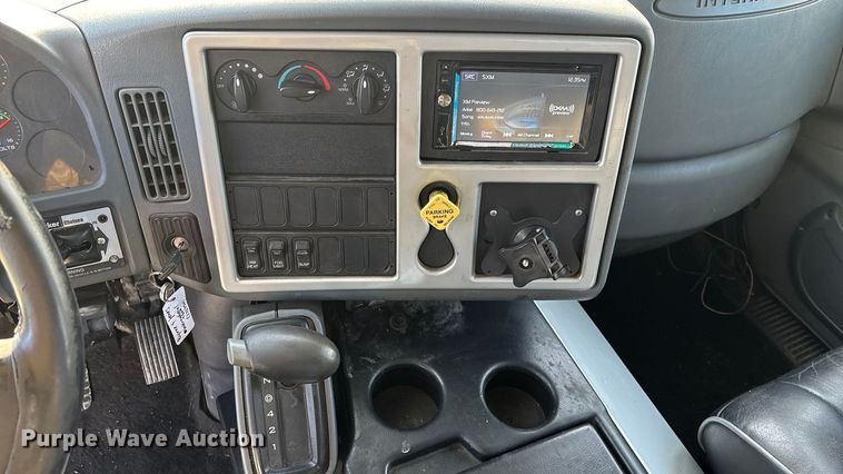 image for item FG1530 2007 International RX  Crew Cab truck