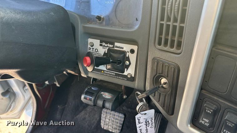 image for item FG1530 2007 International RX  Crew Cab truck