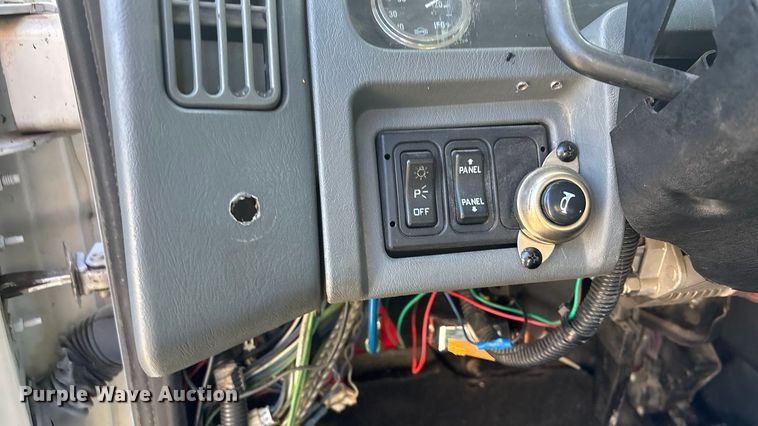 image for item FG1530 2007 International RX  Crew Cab truck