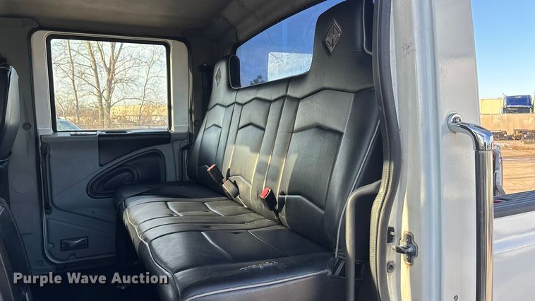 image for item FG1530 2007 International RX  Crew Cab truck