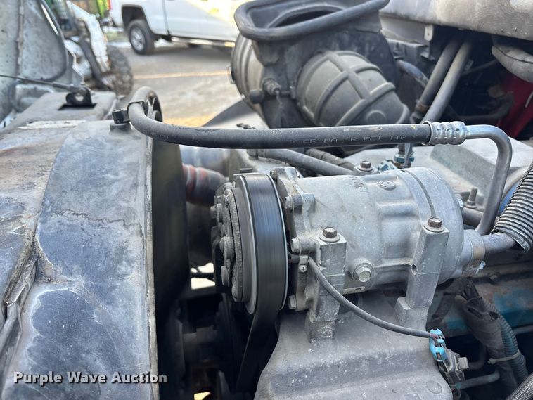 image for item FG1530 2007 International RX  Crew Cab truck