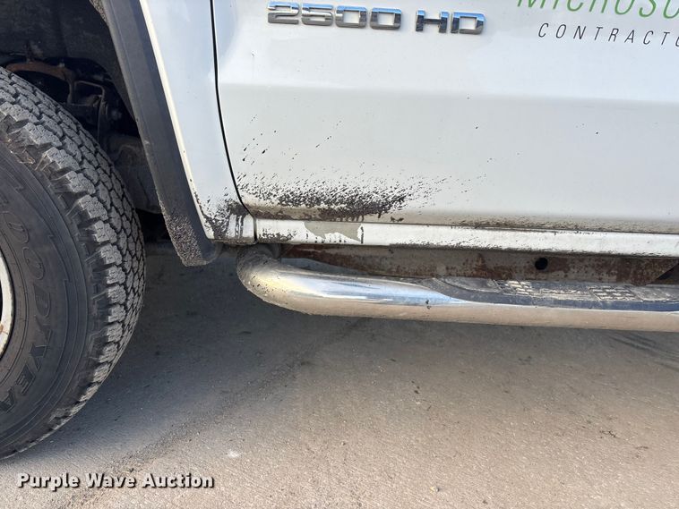 image for item FG1531 2017 GMC Sierra 2500HD Crew Cab pickup truck