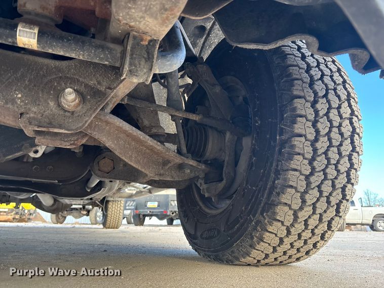 image for item FG1531 2017 GMC Sierra 2500HD Crew Cab pickup truck