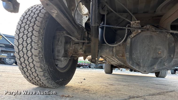 image for item FG1531 2017 GMC Sierra 2500HD Crew Cab pickup truck