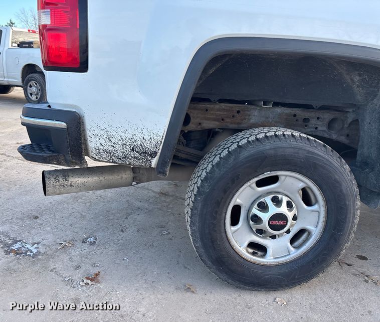 image for item FG1531 2017 GMC Sierra 2500HD Crew Cab pickup truck