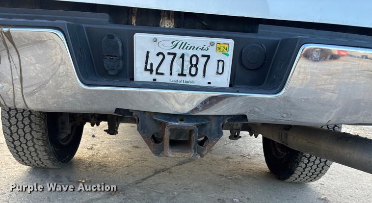 image for item FG1531 2017 GMC Sierra 2500HD Crew Cab pickup truck