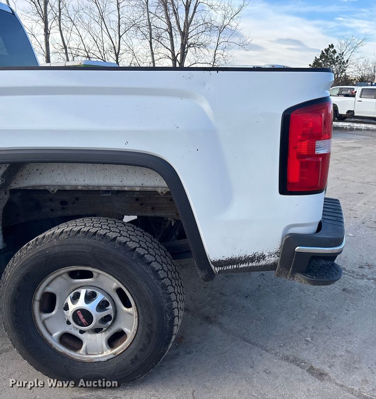 image for item FG1531 2017 GMC Sierra 2500HD Crew Cab pickup truck