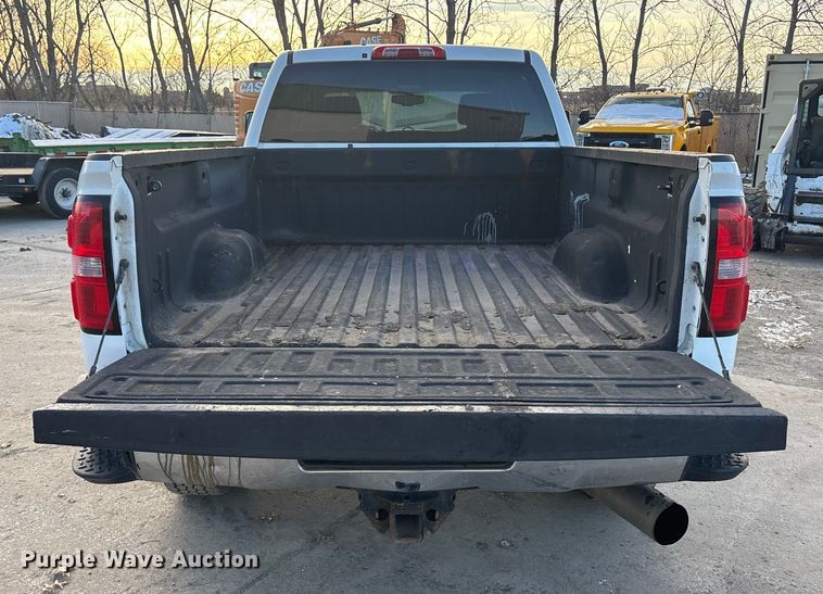 image for item FG1531 2017 GMC Sierra 2500HD Crew Cab pickup truck