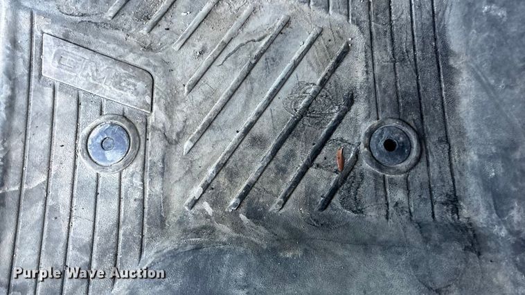 image for item FG1531 2017 GMC Sierra 2500HD Crew Cab pickup truck