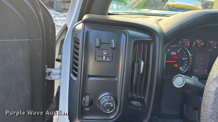 image for item FG1531 2017 GMC Sierra 2500HD Crew Cab pickup truck