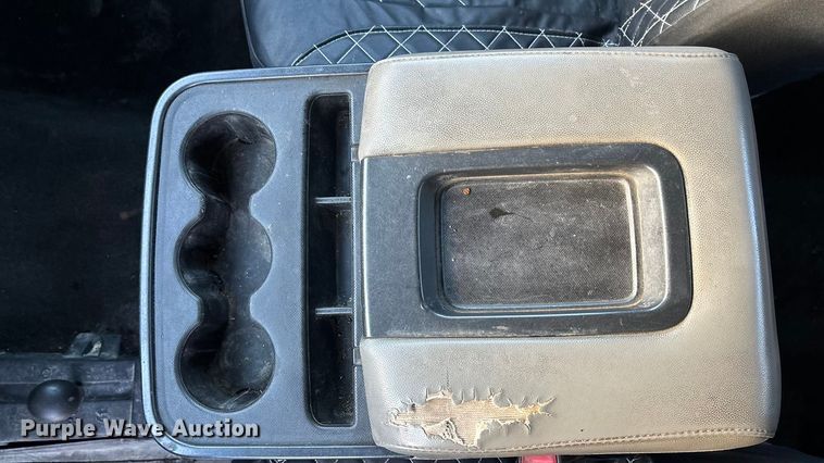 image for item FG1531 2017 GMC Sierra 2500HD Crew Cab pickup truck