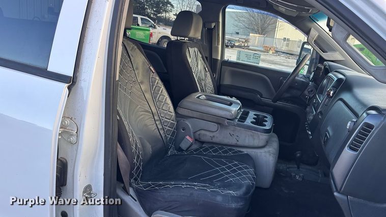 image for item FG1531 2017 GMC Sierra 2500HD Crew Cab pickup truck