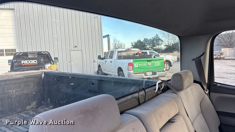 image for item FG1531 2017 GMC Sierra 2500HD Crew Cab pickup truck