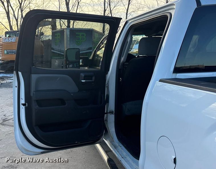 image for item FG1531 2017 GMC Sierra 2500HD Crew Cab pickup truck