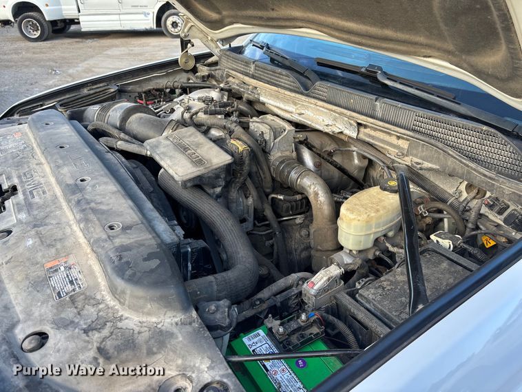 image for item FG1531 2017 GMC Sierra 2500HD Crew Cab pickup truck