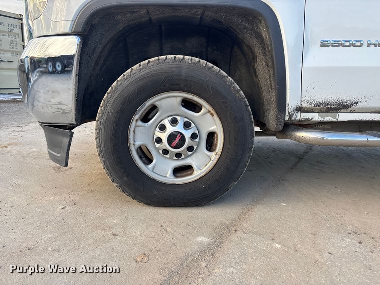 image for item FG1531 2017 GMC Sierra 2500HD Crew Cab pickup truck