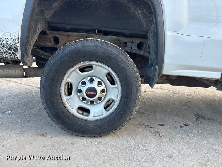 image for item FG1531 2017 GMC Sierra 2500HD Crew Cab pickup truck