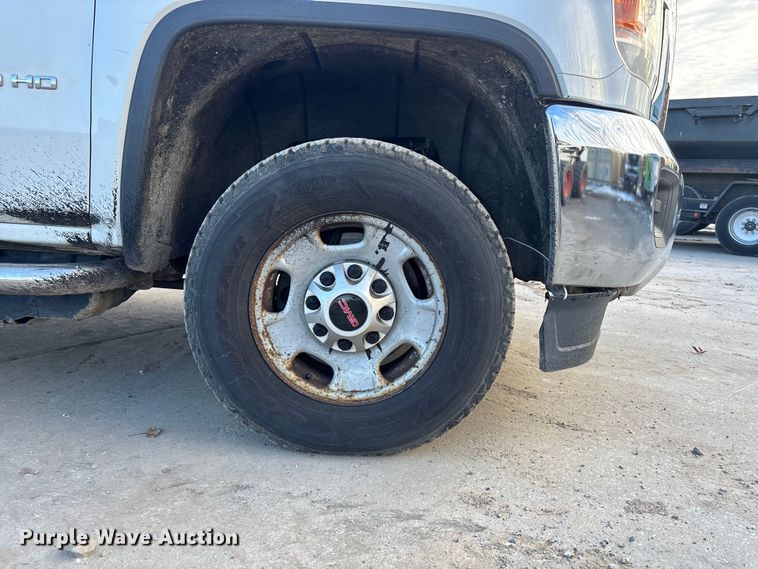 image for item FG1531 2017 GMC Sierra 2500HD Crew Cab pickup truck