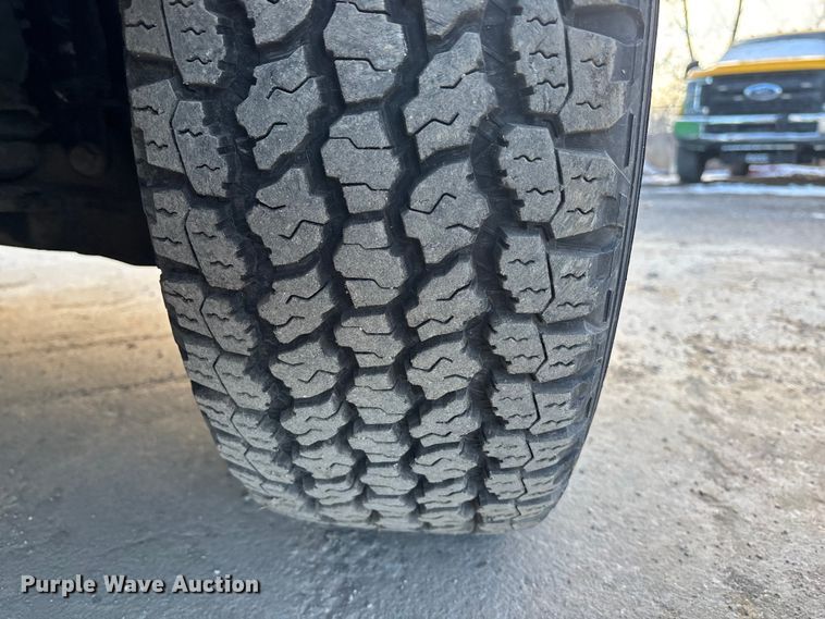 image for item FG1531 2017 GMC Sierra 2500HD Crew Cab pickup truck