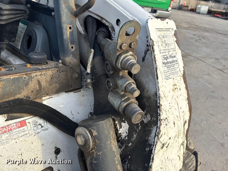 image for item FG1532 2006 Bobcat S250 skid steer loader