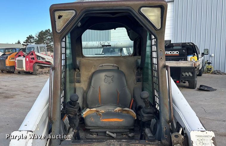 image for item FG1532 2006 Bobcat S250 skid steer loader