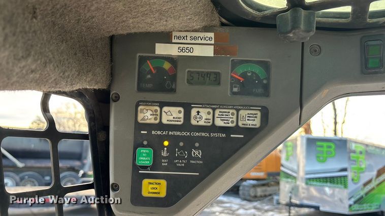 image for item FG1532 2006 Bobcat S250 skid steer loader