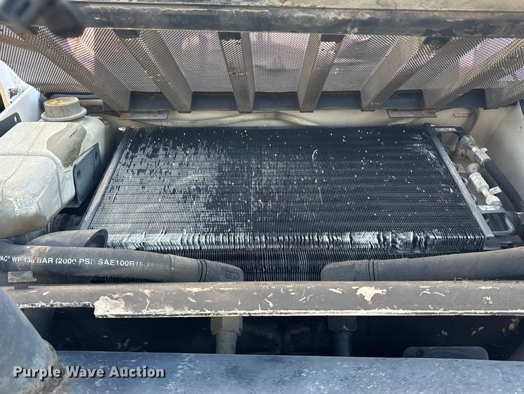 image for item FG1532 2006 Bobcat S250 skid steer loader